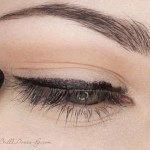 поэтапный макияж зеленых глаз: шаг 2