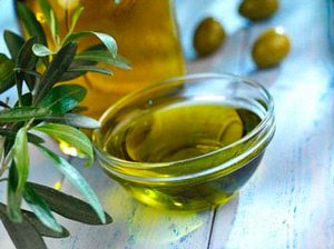 оливковое масло помогает избавиться от растяжек