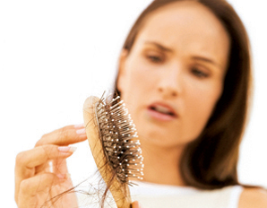 выпадение волос у девушек и женщин