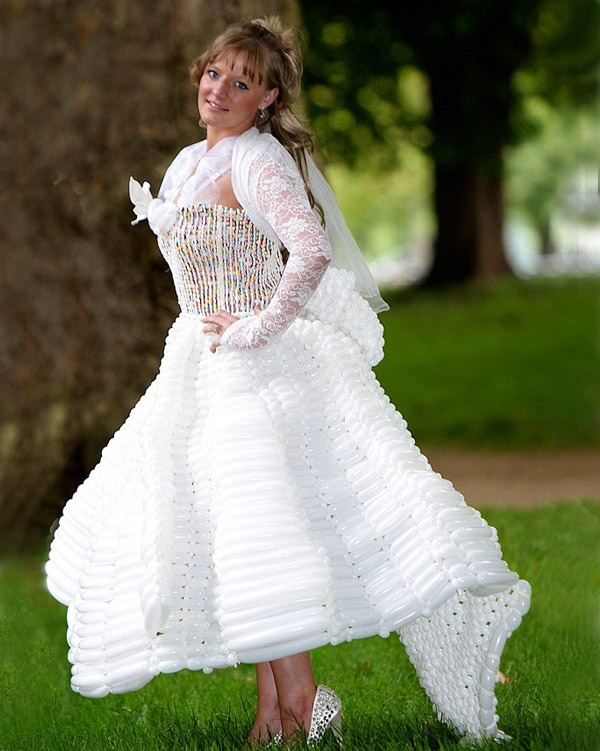 Свадебное платье из воздушных шаров