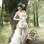 короткое свадебное платье с цветами